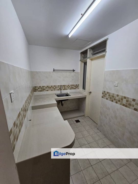 Puteri Bayu Apartment, Bandar Puteri Puchong, Selangor 2 CARPARKS KITCHEN CABINET 2 AIRCONDS, Selangor, Bandar Puteri Puchong