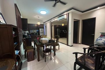 Arasia Perdana (The Clovers)