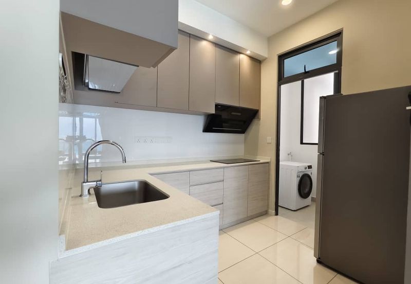 Queens Residences Q2