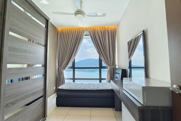 Queens Residences @ Queens Waterfront