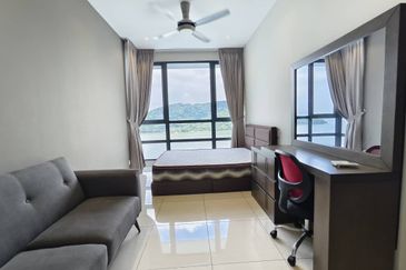 Queens Residences @ Queens Waterfront