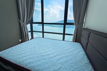 Queens Residences @ Queens Waterfront