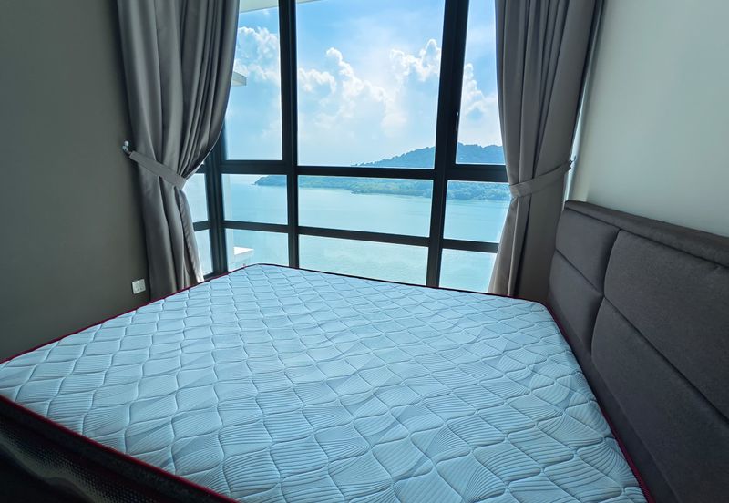 Queens Residences @ Queens Waterfront