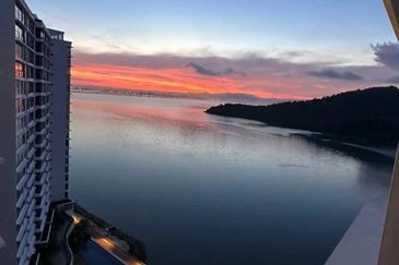 Queens Residences @ Queens Waterfront