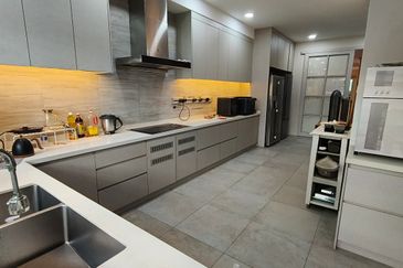 Fully Renovated and Extended 2-Storey Terrence for Sale