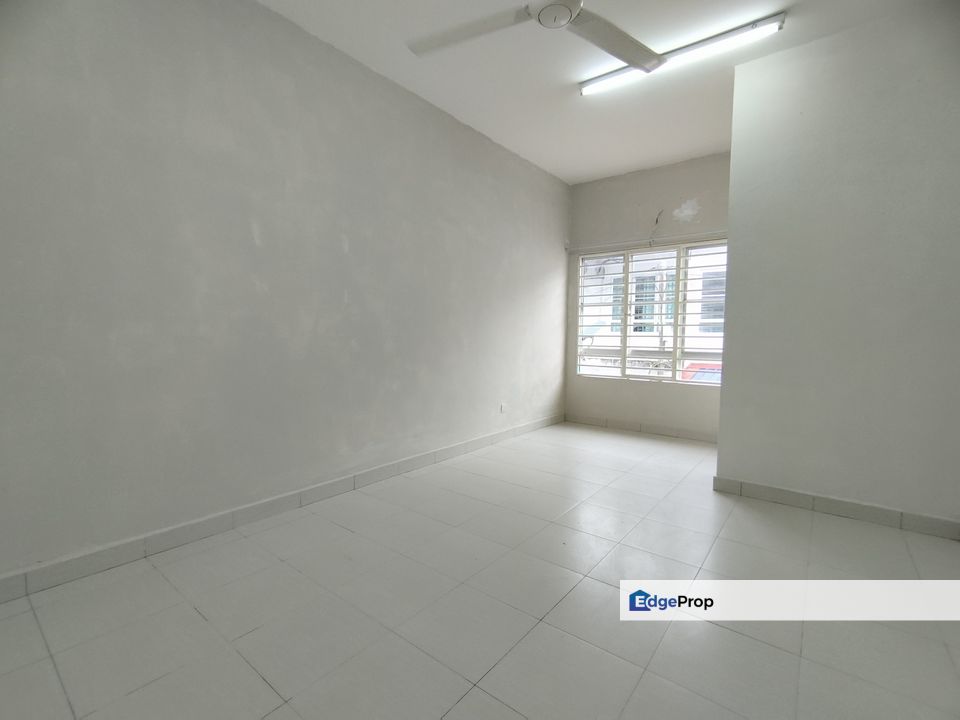 ENDLOT 2 Storey Terrace Taman Dato Demang @ Bandar Putra Permai Seri Kembangan, Selangor, Seri Kembangan