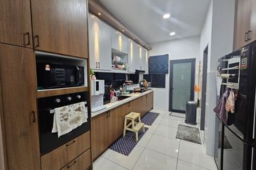 Avis 2 @ Setia Alam Sari