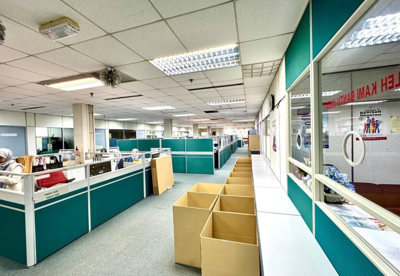 6 sty building with 3.39 acre land Beside LDP, Kelana Jaya For Rent