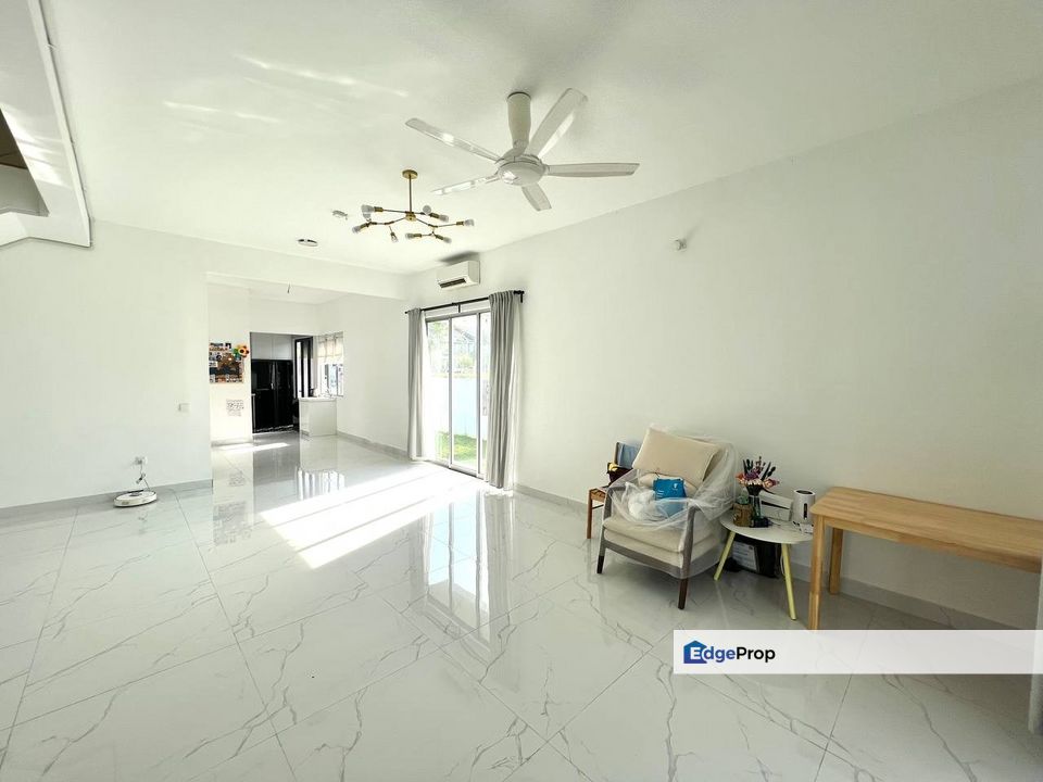 [Facing Open] Double Storey End Lot Serenia City Amani For Sales, Selangor, Dengkil