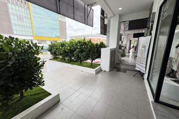 MURAH  4 Storey Shop @ Bangi Sentral Bandar Baru Bangi Dijual