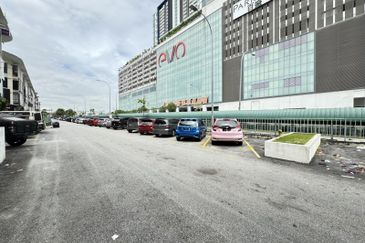 MURAH  4 Storey Shop @ Bangi Sentral Bandar Baru Bangi Dijual