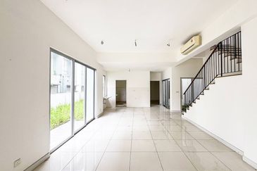 Parkfield Residences, Tropicana Heights