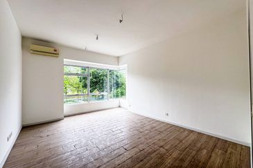 Parkfield Residences, Tropicana Heights