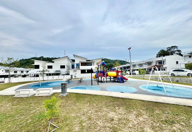 Taman Jenderam Idaman