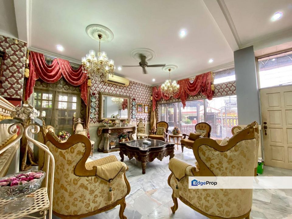 TERCANTIK 2 Storey Semi-D @ Taman Universiti Indah For Sales, Selangor, Seri Kembangan