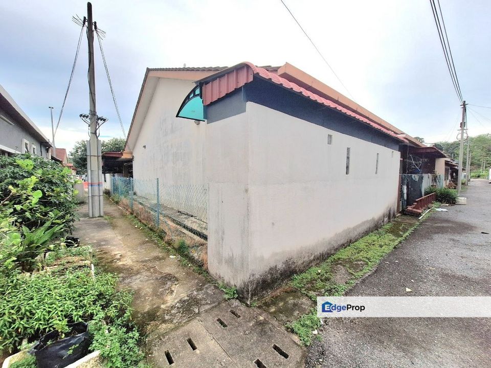 END LOT | SINGLE STOREY @ TAMAN UNIVERSITI, JALAN KEBUN SHAH ALAM, Selangor, Shah Alam