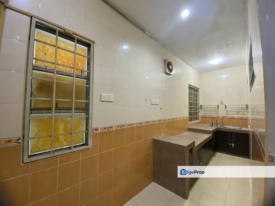 SALE | 2 STOREY TERRACE @ SEKSYEN 7, SHAH ALAM, Selangor, Shah Alam