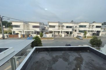 Taman Jenderam Idaman