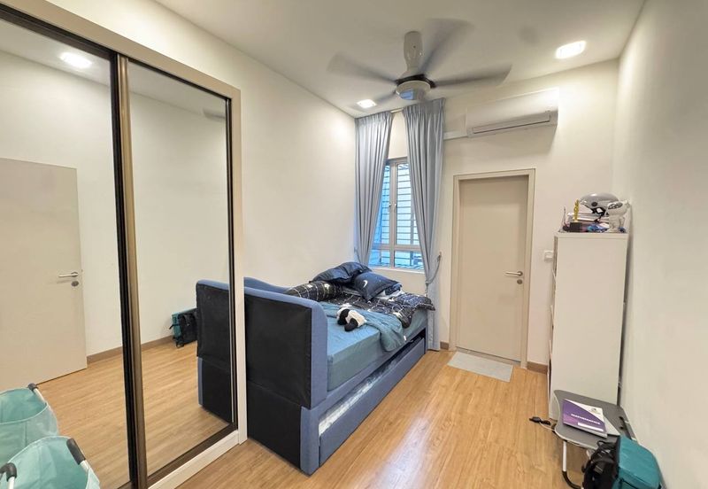 Laman Mawar @ Kota Seriemas