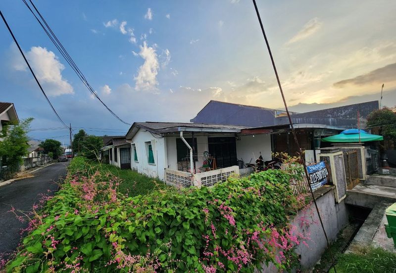 Taman Lembah Keramat AU5