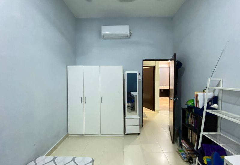 Taman Desa Saujana *