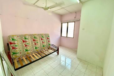 Taman Pinggiran Putra