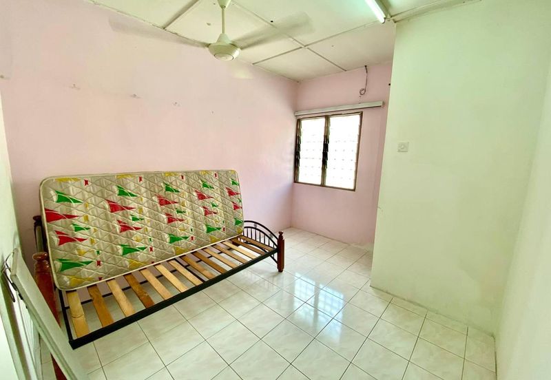 Taman Pinggiran Putra