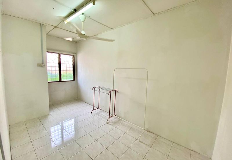 Taman Pinggiran Putra