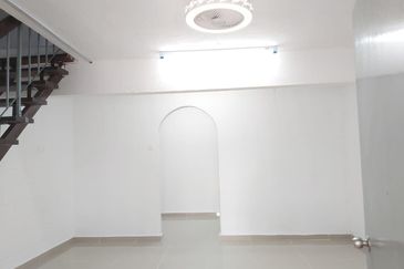 MURAH | 2 STOREY TERRACE @ TAMAN BUNGA RAYA, SEMENYIH