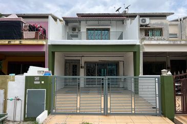 Perdana College Heights