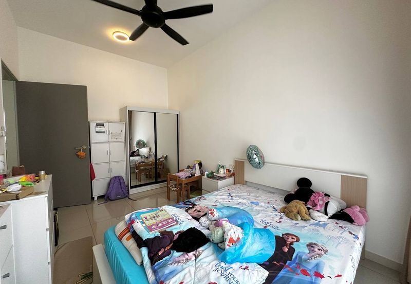 Setia Warisan Tropika (Belladonna)