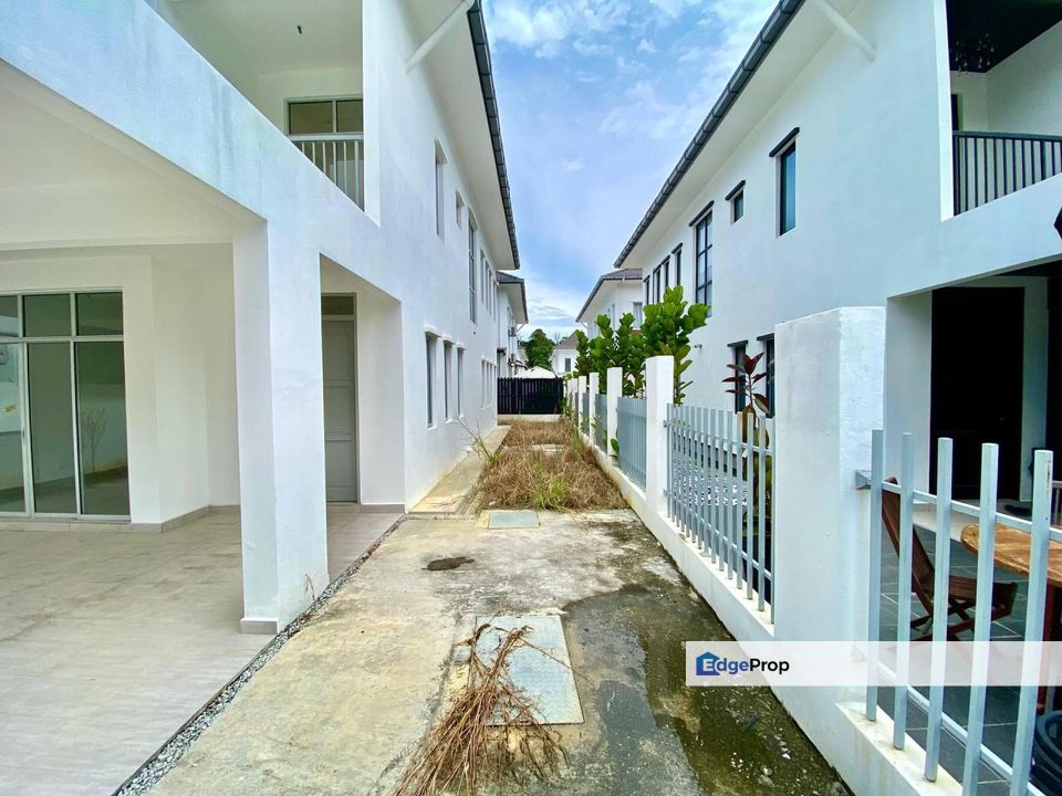 FOR SALE | 2 STOREY SEMI-D @ LAMAN SUTERA, SEKSYEN U15, SHAH ALAM, Selangor, Shah Alam