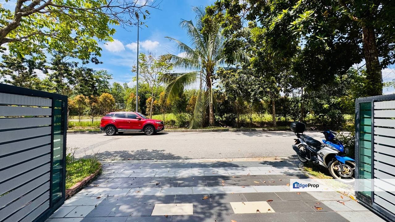 RENOVATED | 2 STOREY SEMI-D @ TAMAN JENDERAM HARMONI, DENGKIL, Selangor, Dengkil