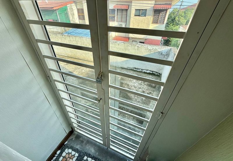 Taman Pinggiran Putra