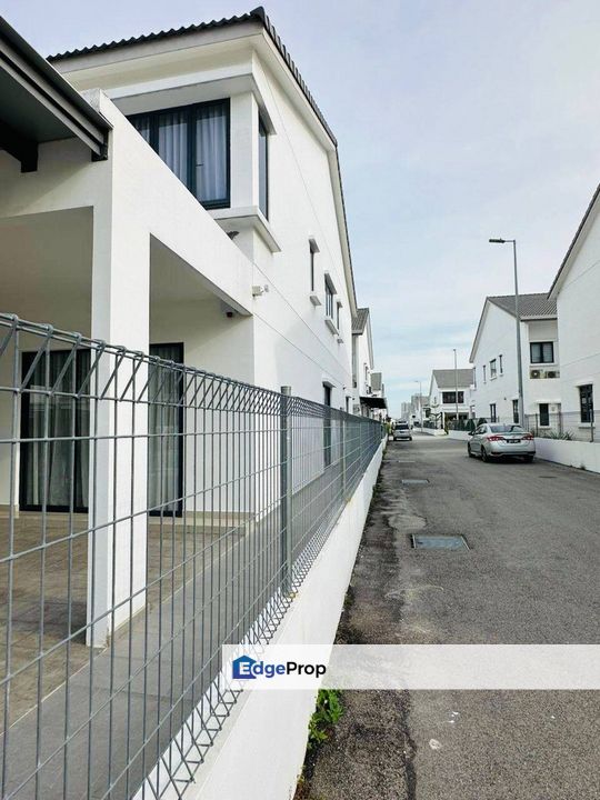 END LOT | BEAUTIFUL 2 STOREY @ SEJATI LAKESIDE 2, CYBERJAYA, Selangor, Cyberjaya