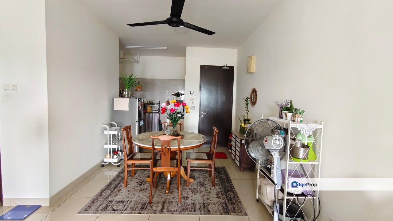 MURAH FREEHOLD CORNER UNIT @ RESIDENSI ZAMRUD, KAJANG 2, Selangor, Kajang
