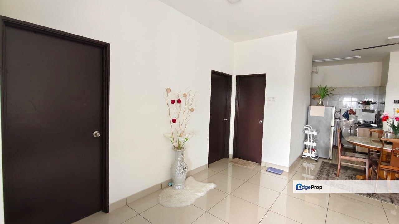 MURAH FREEHOLD CORNER UNIT @ RESIDENSI ZAMRUD, KAJANG 2, Selangor, Kajang