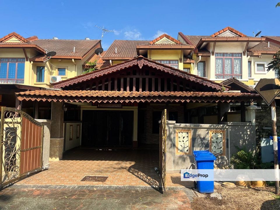 BEAUTIFUL 2 STOREY SUPERLINK @ SEKSYEN 7, SHAH ALAM, Selangor, Shah Alam