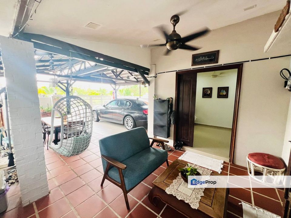 END LOT CANTIK | 2 STOREY RENOVATED @ TAMAN PUTRA PERDANA, PUCHONG, Selangor, Puchong