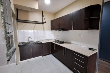 Angsana Apartment @ Taman Raintree