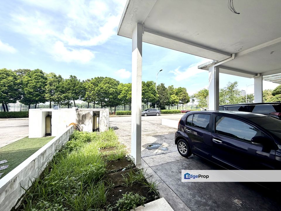 Facing Lake D'island Residence Puchong 2 Storey Superlink, Selangor, Puchong