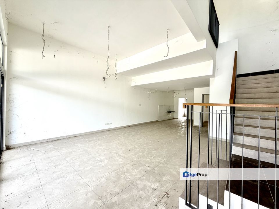 Facing Lake D'island Residence Puchong 2 Storey Superlink, Selangor, Puchong