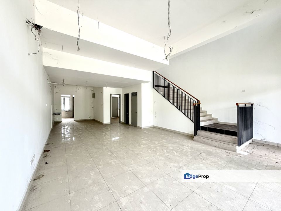 Facing Lake D'island Residence Puchong 2 Storey Superlink, Selangor, Puchong