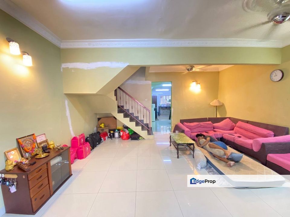 CANTIK | 2 STOREY TERRACE @ TAMAN LESTARI PUTRA, SERI KEMBANGAN, Selangor, Seri Kembangan