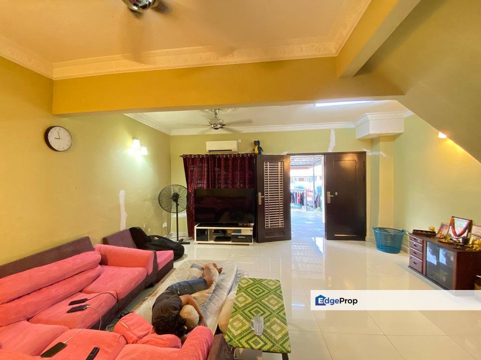 CANTIK | 2 STOREY TERRACE @ TAMAN LESTARI PUTRA, SERI KEMBANGAN, Selangor, Seri Kembangan