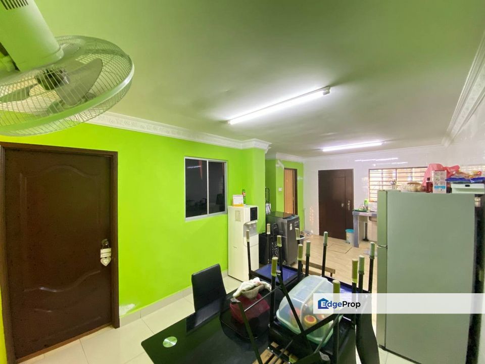 CANTIK | 2 STOREY TERRACE @ TAMAN LESTARI PUTRA, SERI KEMBANGAN, Selangor, Seri Kembangan