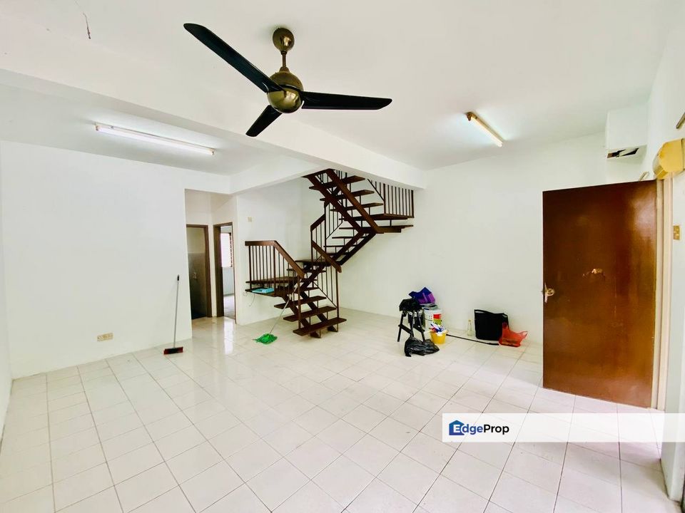 CANTIK | 2 STOREY @ TAMAN LESTARI PUTRA SEKSYEN 1, SERI KEMBANGAN, Selangor, Seri Kembangan