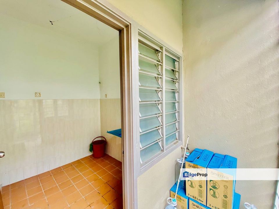 CANTIK | 2 STOREY @ TAMAN LESTARI PUTRA SEKSYEN 1, SERI KEMBANGAN, Selangor, Seri Kembangan