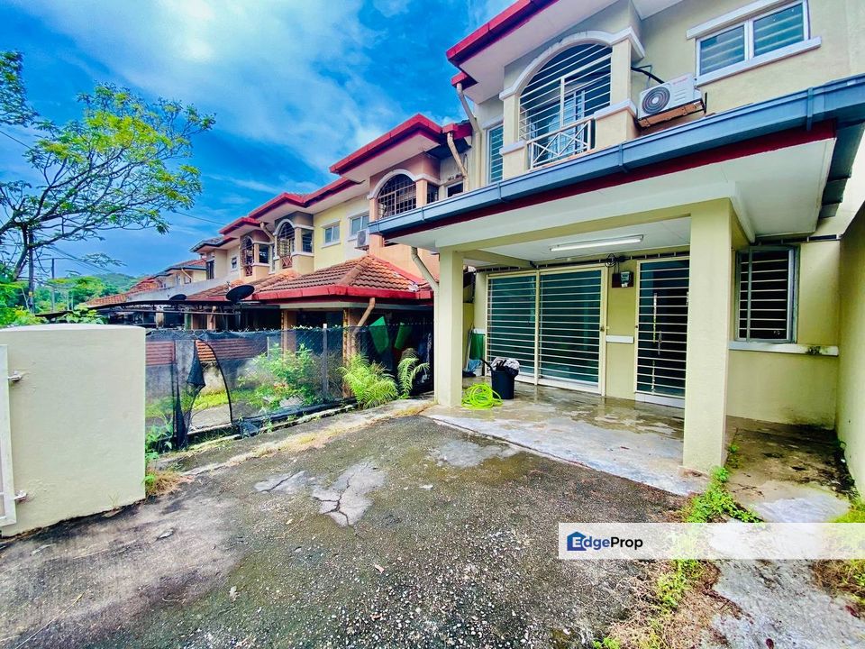 CANTIK | 2 STOREY @ TAMAN LESTARI PUTRA SEKSYEN 1, SERI KEMBANGAN, Selangor, Seri Kembangan