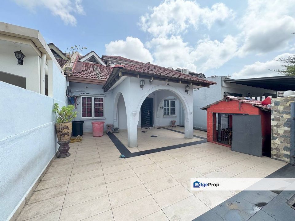WELL MAINTAINED | 1.5 STOREY TERRACE @ USJ 2, SUBANG JAYA, Selangor, USJ